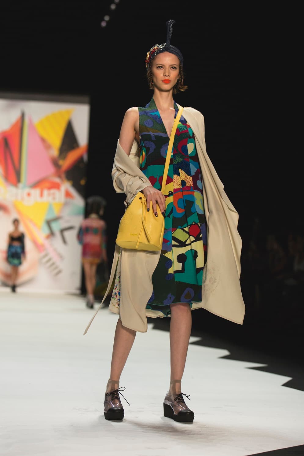 En esta ocasión la marca colaboró con el estilista de Misha Janette. Diseñador Desigual. NYFW, Spring/Summer 2016 - 10/09/2015