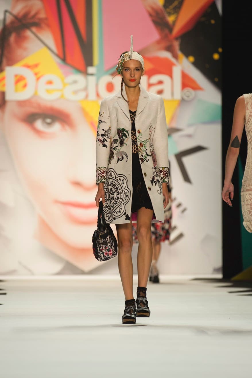 La colección de nombre ´Learn´ con la que la marca recibirá a la primavera es una vuelta a las raíces de Barcelona. Diseñador Desigual. NYFW, Spring/Summer 2016 - 10/09/2015