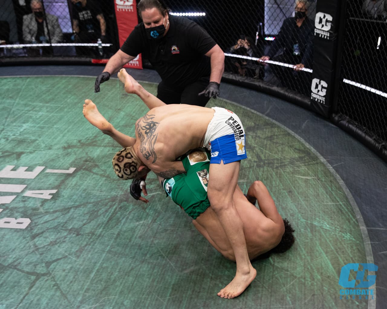 Combate Global: El 'Toro' Bravo se luce con una llave al brazo