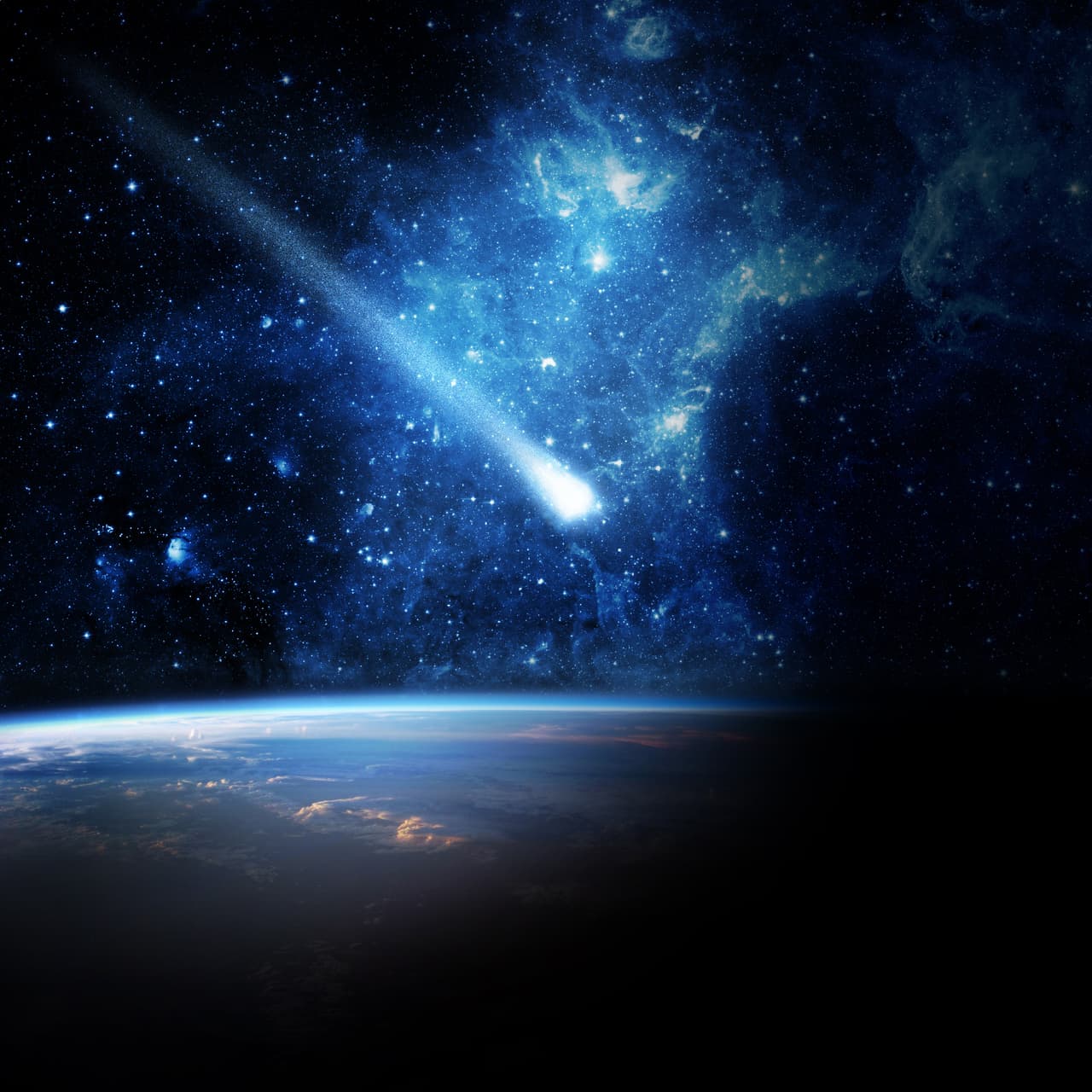 Fue descubierto el 31 de octubre del 2013 por la NASA, quienes advirtieron que a C/2013US Catalina podrá verlo cualquiera con buena visión, por lo que es más recomendable usar binoculares desde una ubicación oscura, de preferencia lejana a la ciudad.