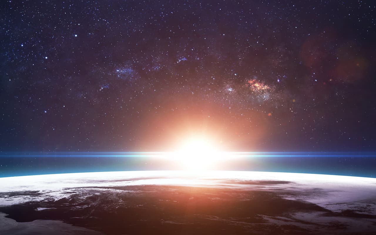 Catalina, según Salazar Gamboa, proviene de la Nube de Oort, una nube esférica de objetos que se encuentra en los límites del sistema solar, a casi un año luz del Sol. Fue atraído a la Tierra debido a la fuerza gravitacional