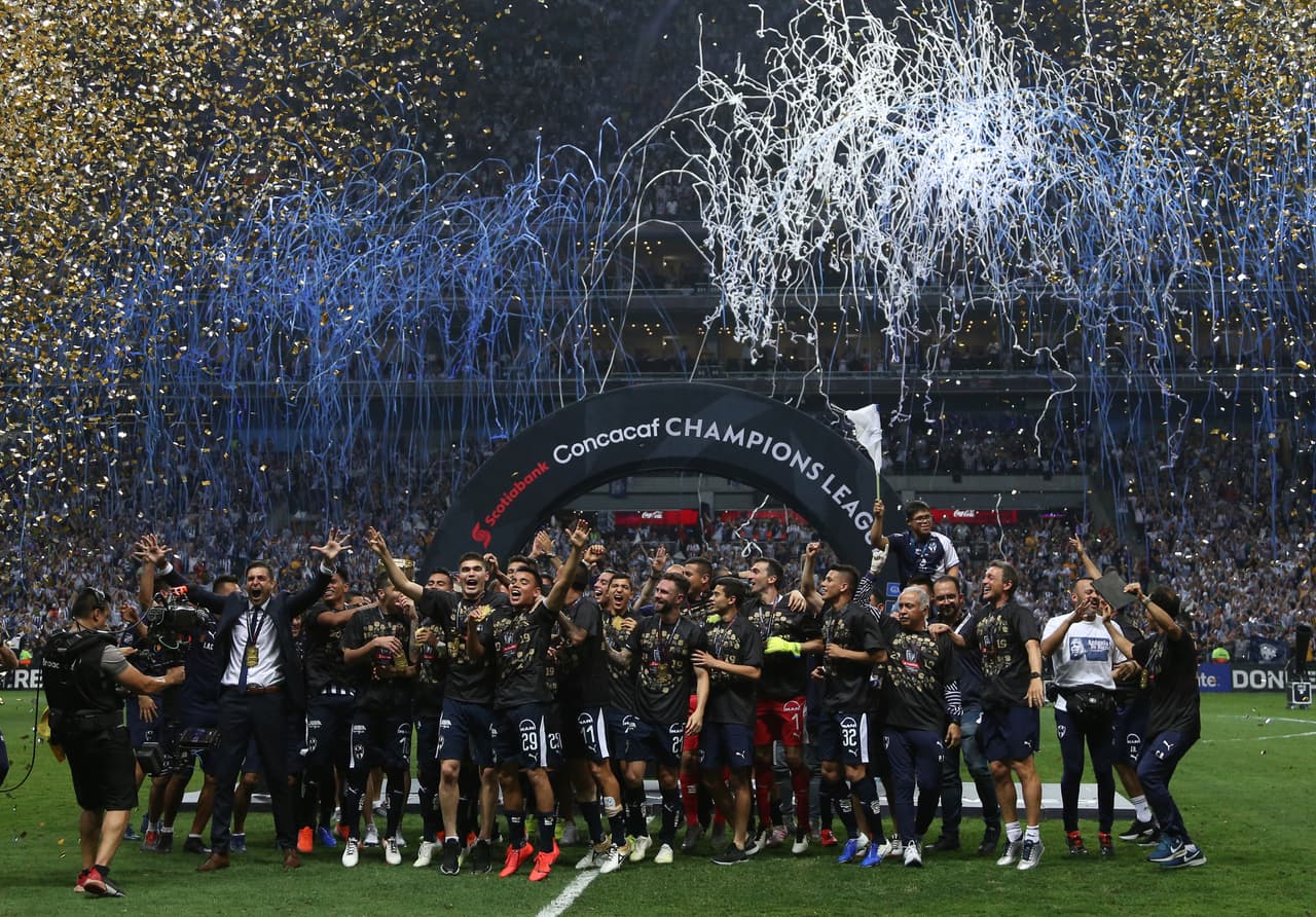 Así se vivieron los festejos de los Rayados del Monterrey tras imponerse en la Final de la Liga Campeones a los Tigres de la UANL en el Estadio BBVA.