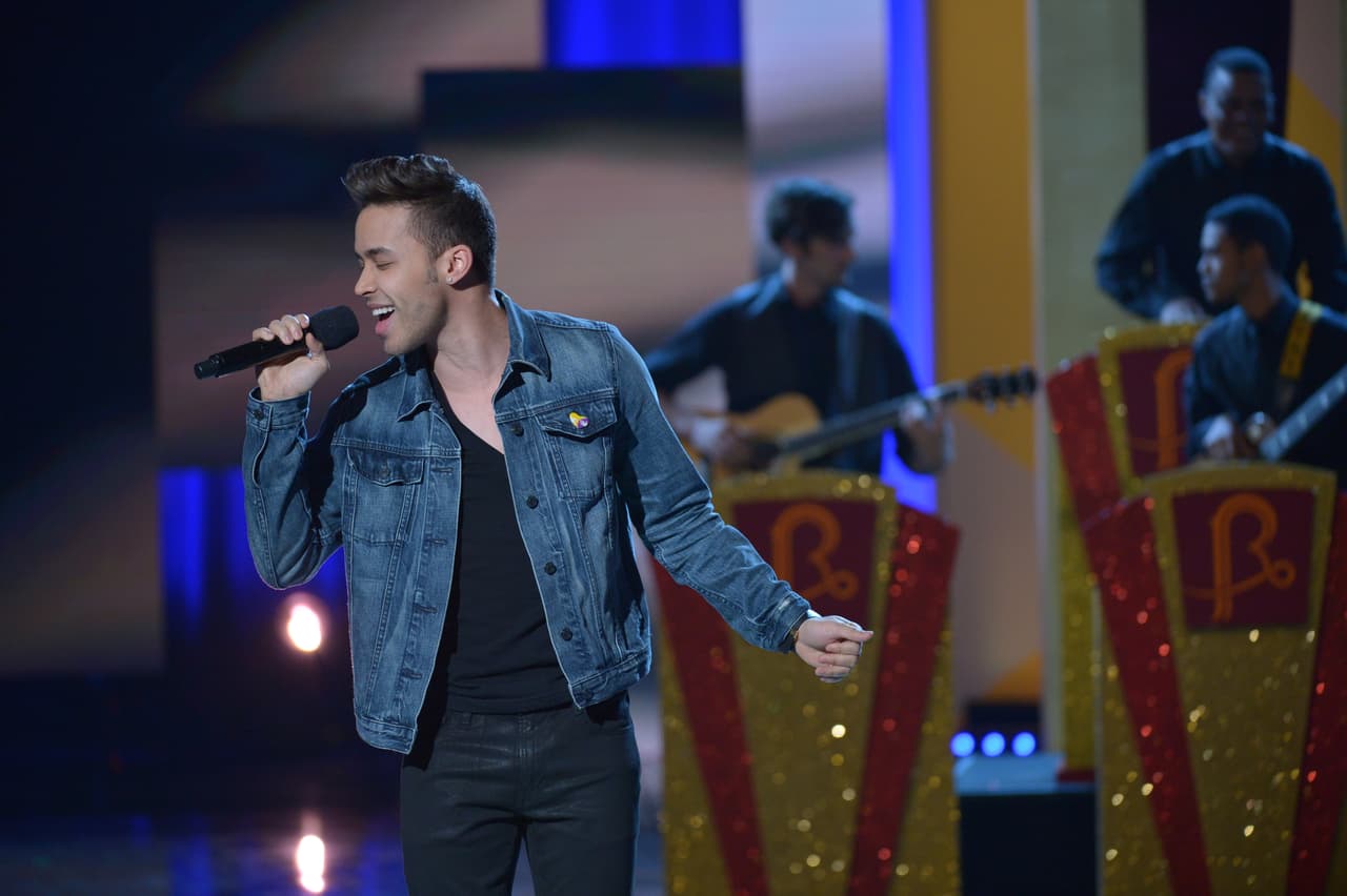 Al escenario llegó para cantar su tema 'Soy el Mismo'.