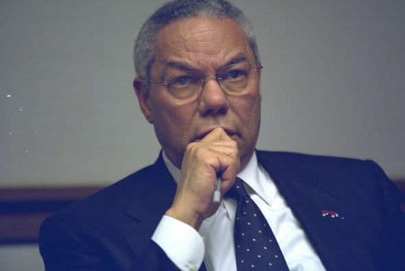 El secretario de Estado, Colin Powell, en el PEOC. (Imagen del Archivo Nacional de EEUU).