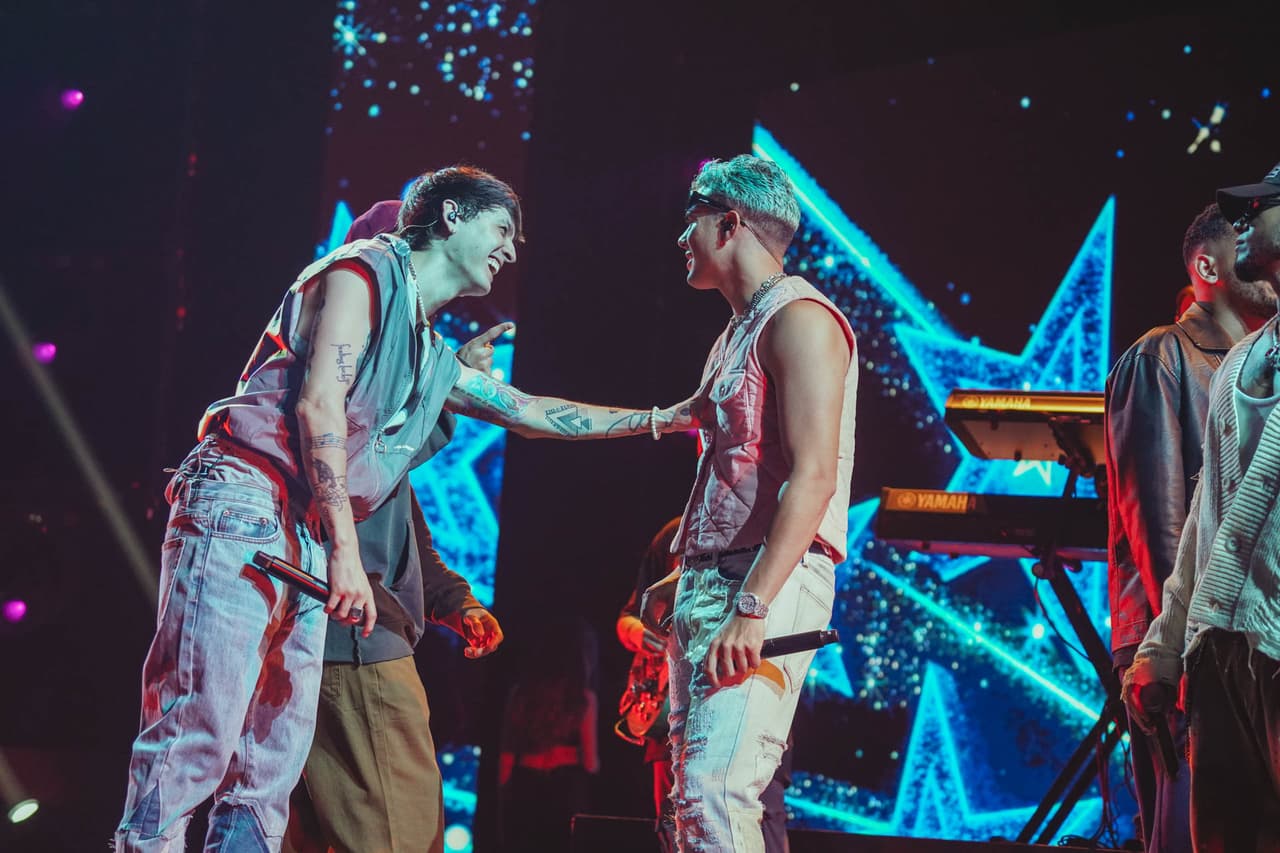 La complicidad del grupo, que goza de dos nominaciones este año, se hizo presente en los ensayos.