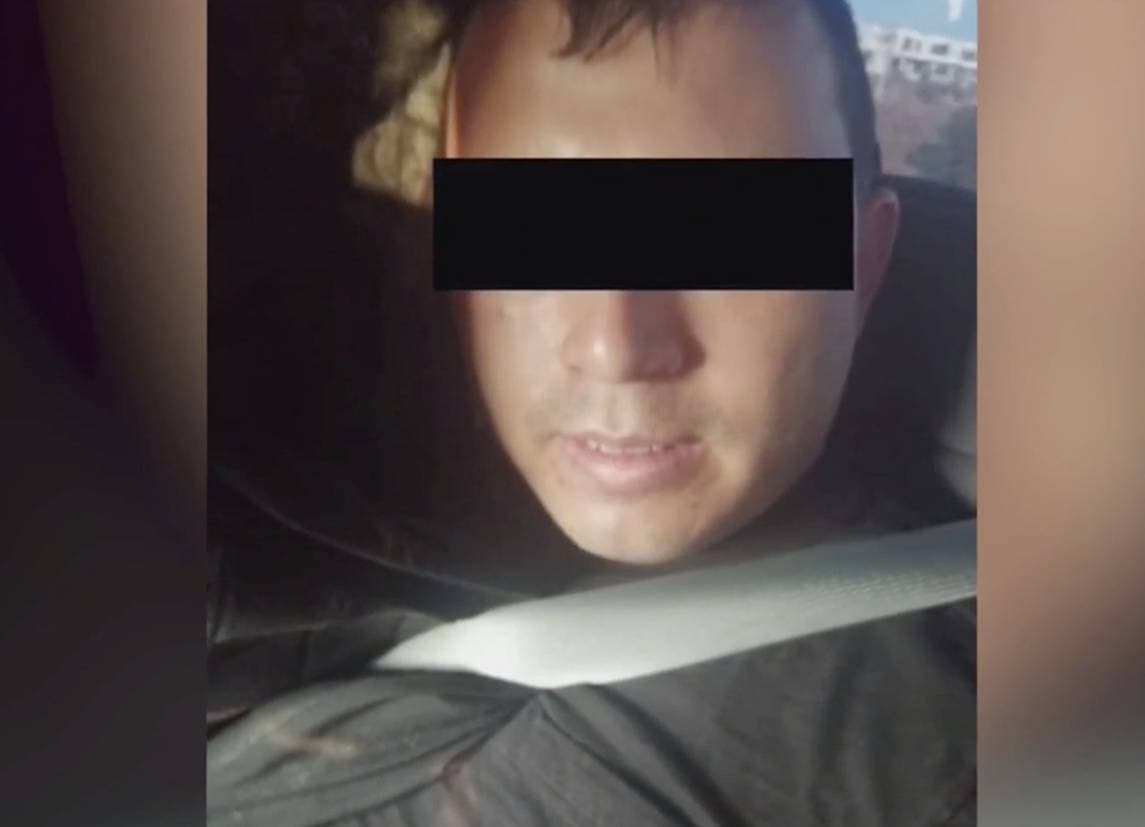 Y
<b> Santos N., de 27,</b> quienes fueron arrestados este jueves en posesión de tarjetas de crédito que
<a href="https://www.univision.com/local/los-angeles-kmex/una-ultima-foto-y-llamadas-misteriosas-lo-que-se-sabe-de-la-desaparicion-de-bombero-de-los-angeles-en-rosarito-fotos">Frank Aguilar</a>, que habían sido usadas en diversas ciudades de la región en México.