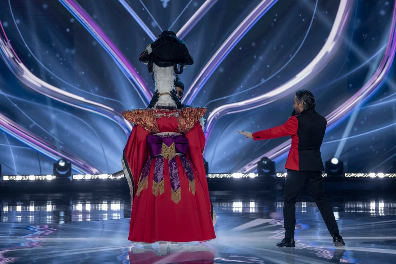 Tras una difícil votación entre Kid Bengala y Geisha, fue la segunda quien tuvo que despedirse de su máscara y revelar su verdadera identidad, no sin que antes los investigadores dieran su última predicción y fue Galilea Montijo quien acertó.