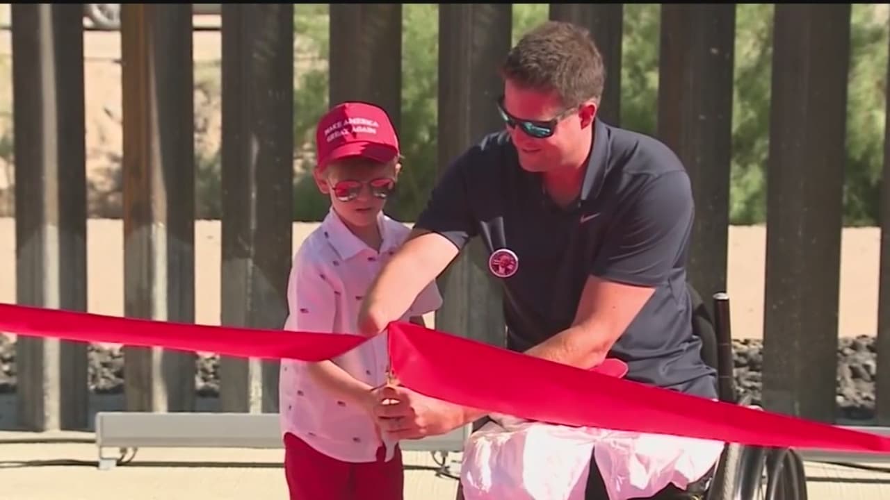 Niño recauda más de $22,000 para la construcción del muro fronterizo vendiendo chocolate caliente
