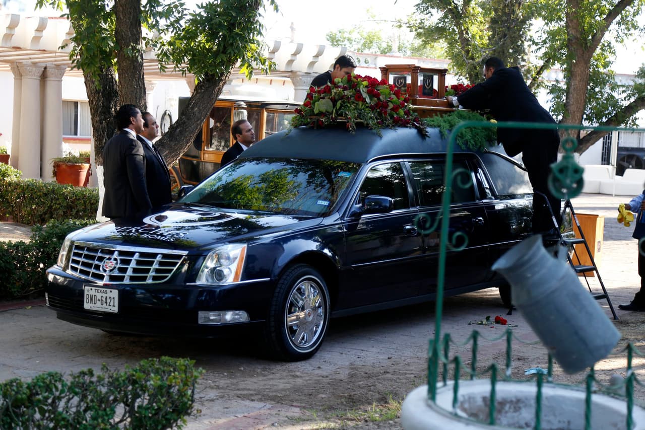 Las flores han acompañado a Alberto Aguilera en todo tiempo.