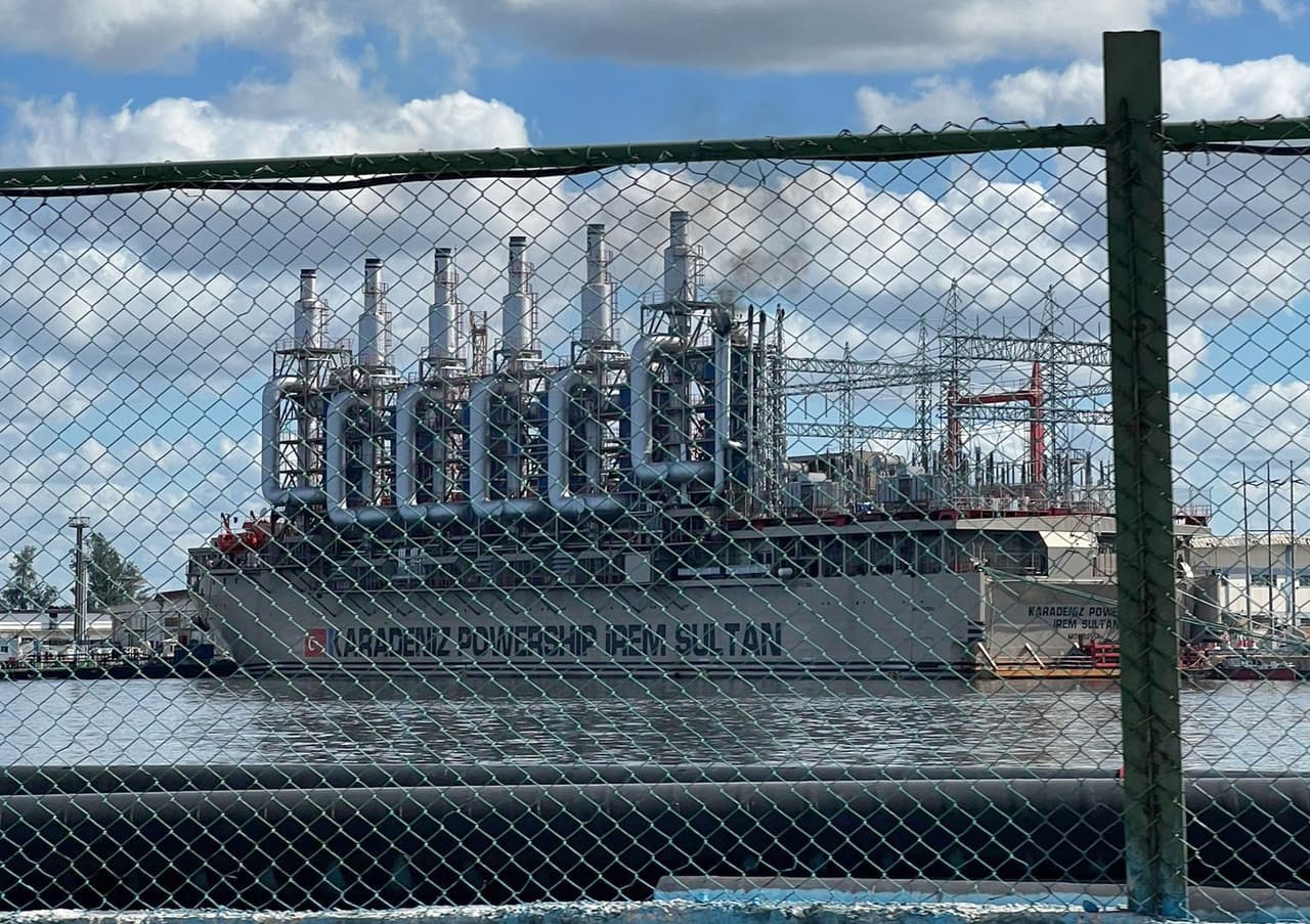 Karpowership dice que actualmente tiene siete Powerships con una capacidad instalada de 420 MW en el país con un plazo de contrato de 18 años. Cuba es el primer proyecto de Karpowership en el hemisferio occidental.