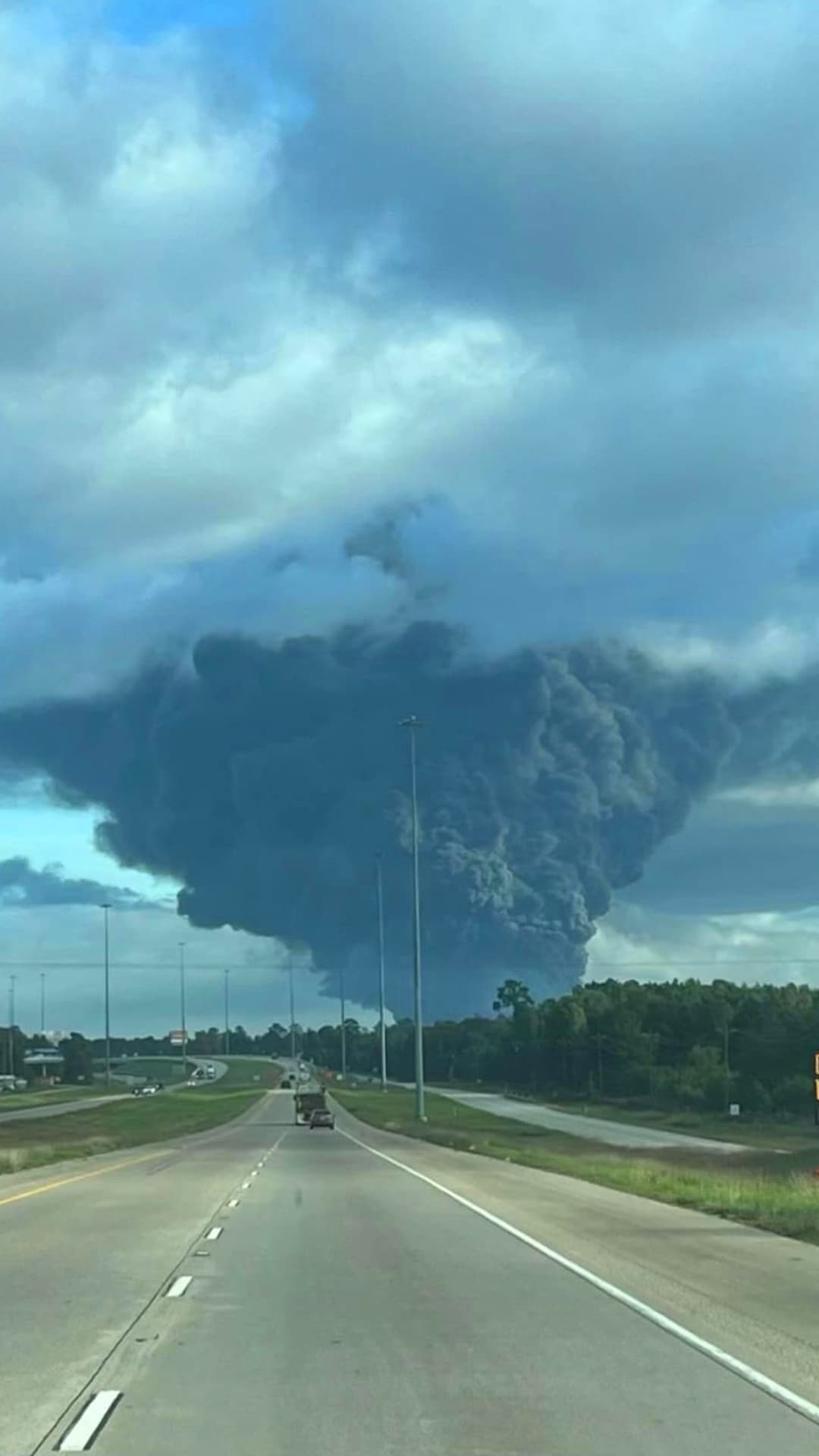 El sheriff del condado San Jacinto avisó del incidente a las 9 am y dijo que se estaban realizando evacuaciones.