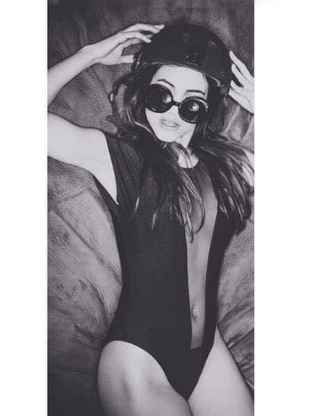 En su cuenta de Instagram deleita a los caballeros con provocativas fotografías.