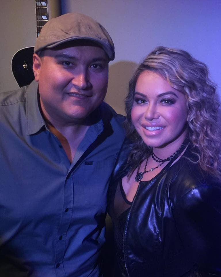 Y en regional mexicano, el trabajo de Juan Treviño no ha pasado desapercibido y el cantautor radicado en Houston, Texas, es muy cotizado por muchas figuras. Aquí aparece junto a 'Chiquis' Rivera.