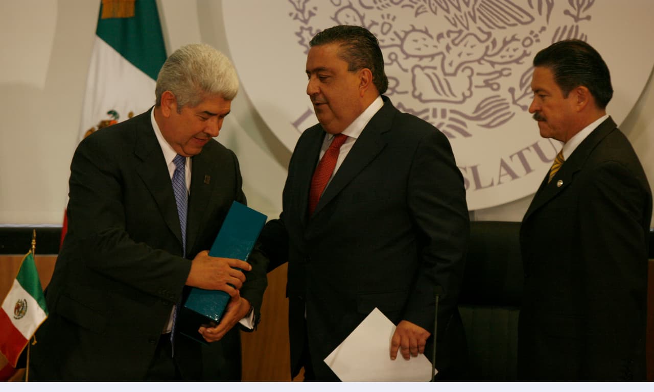 Algunos de los hermanos Gómez Mont han ocupado puestos en distintos gobiernos y dependencias. Por ejemplo, Eduardo Miguel Gómez Mont fue director del Fondo Nacional de Turismo, mientras que su hermana María de la Esperanza fue coordinadora general de Planeación de la Procuraduría Federal del Consumidor.
<br>