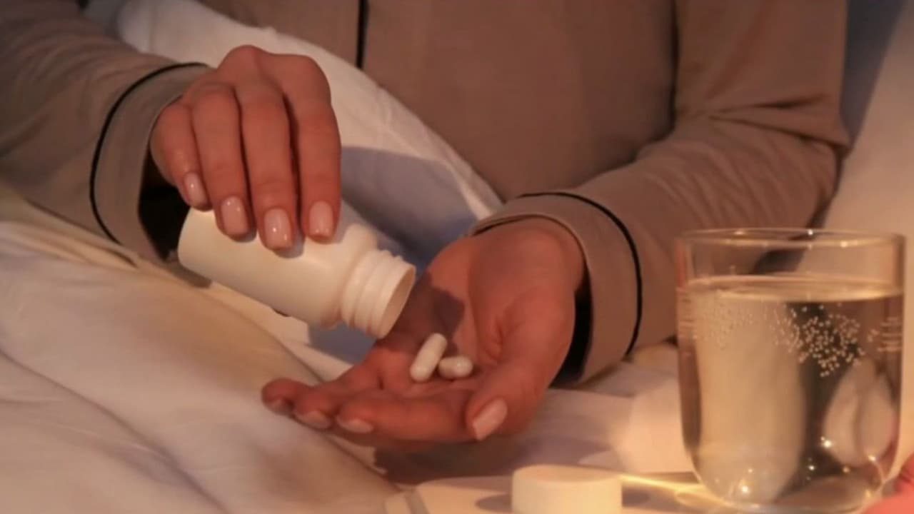 ¿Tomas algún suplemento para dormir mejor?: La ciencia dice que no siempre son la solución a tus problemas de sueño