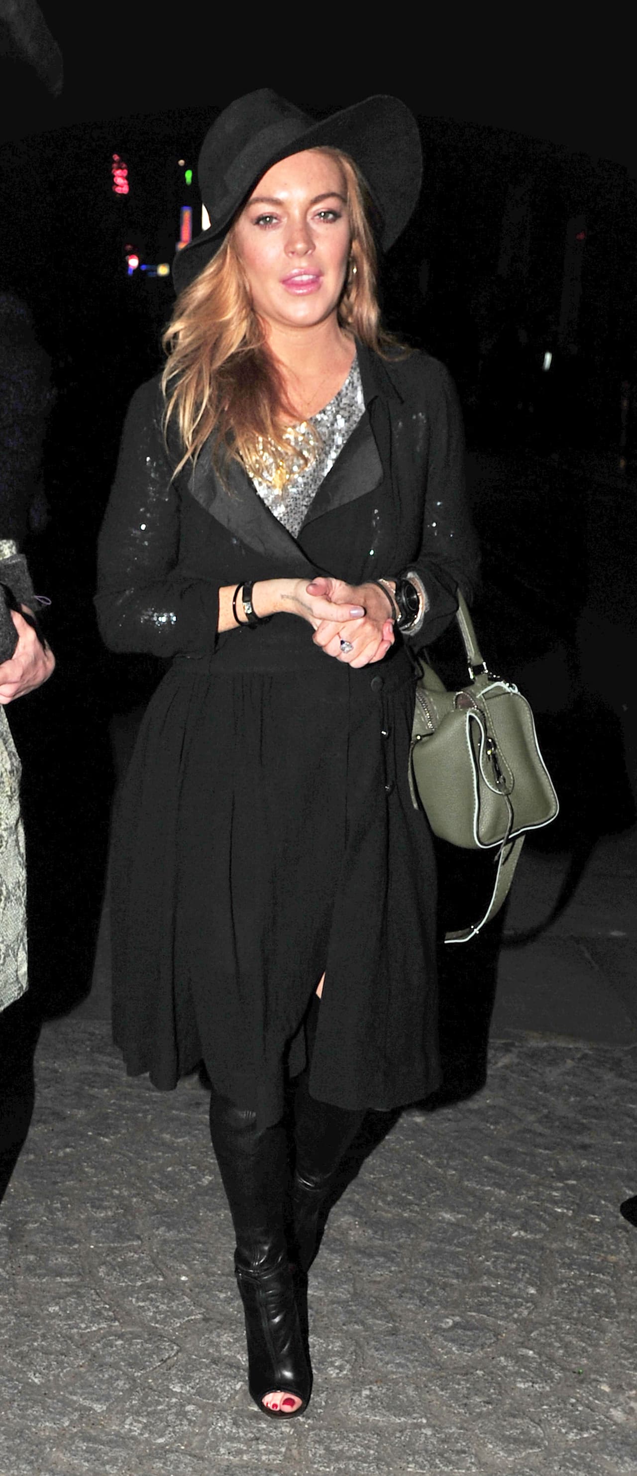 También ha declarado que le gustaría aplicar para ser ciudadana británica.