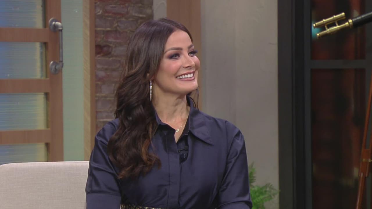 "Esta es la primera vez que a mí me ven, 
<b>le brillan los ojos cuando me ve brillar </b>en el escenario, él está tan orgulloso de mí y eso no pasaba", reveló.
<br>