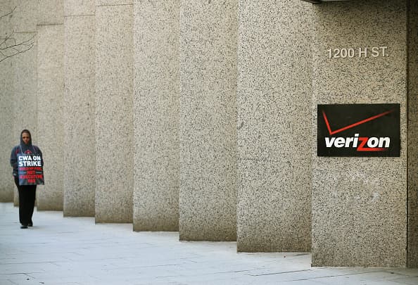 Sindicatos han advertido que 140 millones de clientes pudieran afectarse.