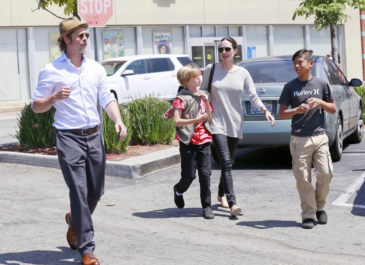 Tal vez acudieron a elegir los regalos de cumpleaños para Knox y Vivienne.