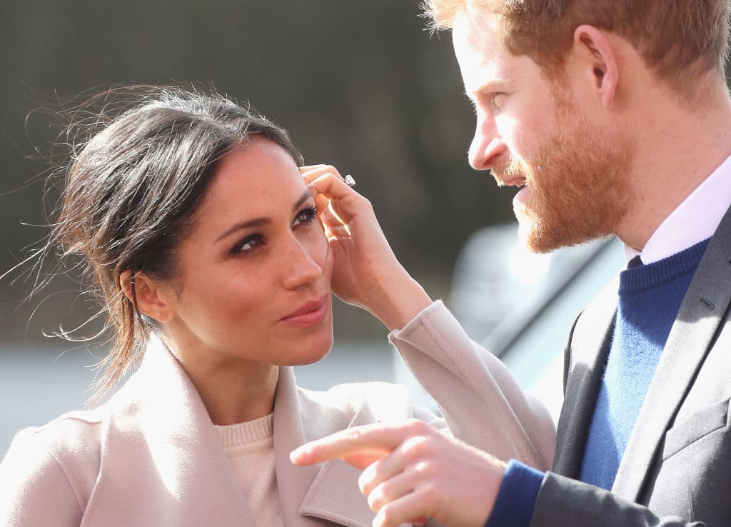 A principios de octubre pasado, Meghan Markle
<b><a href="https://www.univision.com/famosos/meghan-markle-demanda-a-tabloide-britanico-y-el-principe-harry-la-defiende-del-acoso-que-tambien-vivio-lady-di-fotos" target="_blank">emprendió una acción legal</a></b> en contra de los dueños de Mail on Sunday, por presunta violación de su privacidad y derechos de autor con la publicación de una carta manuscrita que la duquesa le envió a su padre. Es la primera acción de ella en contra de algún medio británico.