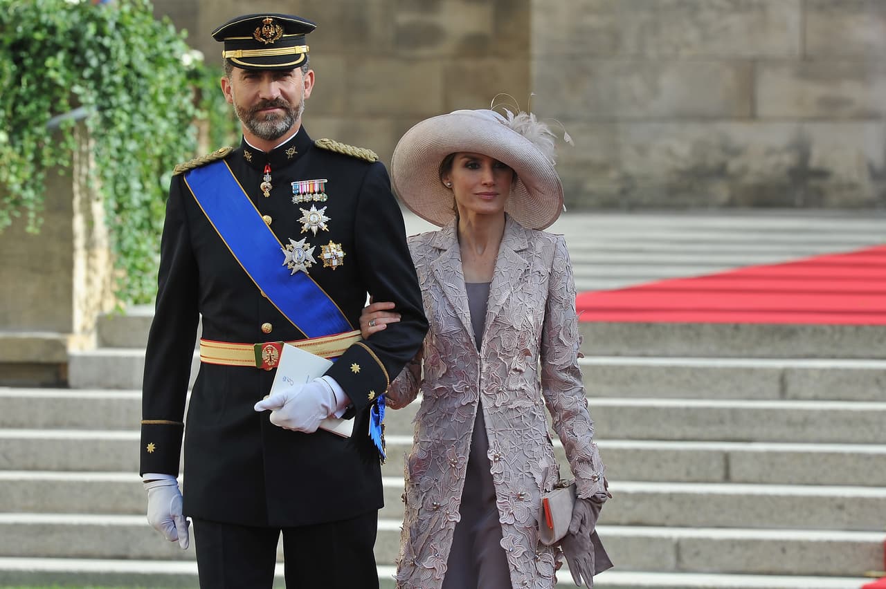 Esta situación fue sumamente comentada por medios españoles e internacionales, pero
<b> la pareja la dejó atrás</b> y ahora celebran 15 años de casados.