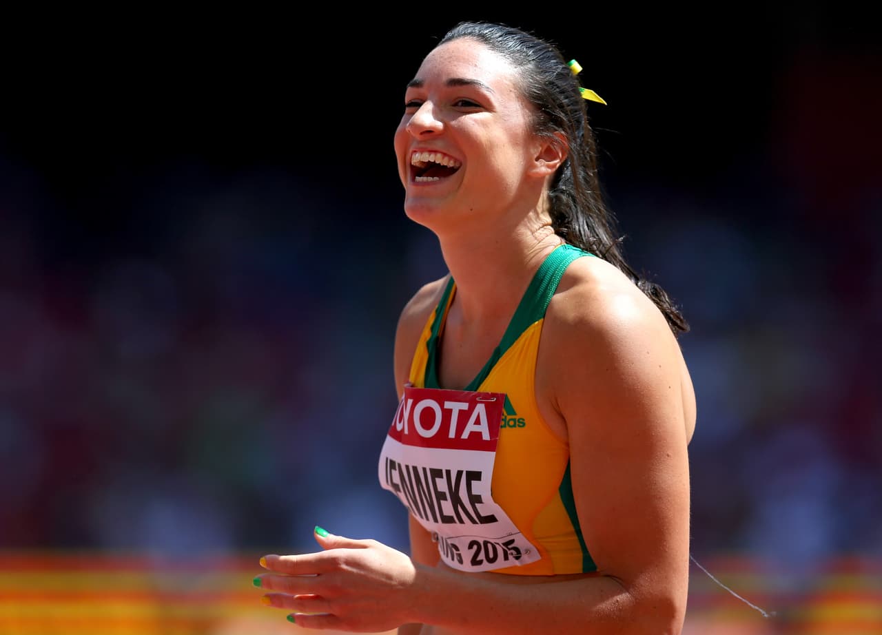 Jenneke se hizo popular por un 
<a href="http://www.univision.com/deportes/vuelve-el-baile-sexy-de-michelle-jenneke-a-las-pistas">sexy baile realizado antes de una competencia en 100 metros vallas</a>. Desde allí, su figura no pasa desapercibida en las pistas. Aunque apenas superó la primera ronda en las pasadas olimpiadas, a sus 23 años aún tiene mucha carrera para deleitar con su talento, su atlético cuerpo y bella sonrisa.