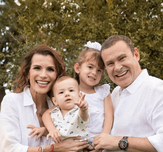 Tanto la familia de Alan Tacher como la de Karla Martínez y la de Ana Patricia Gámez disfrutan de las atenciones y de la ‘buena mano’ de la estilista María Goretti, quien es una orgullosa abuela y excelente amiga del equipo de Despierta América.