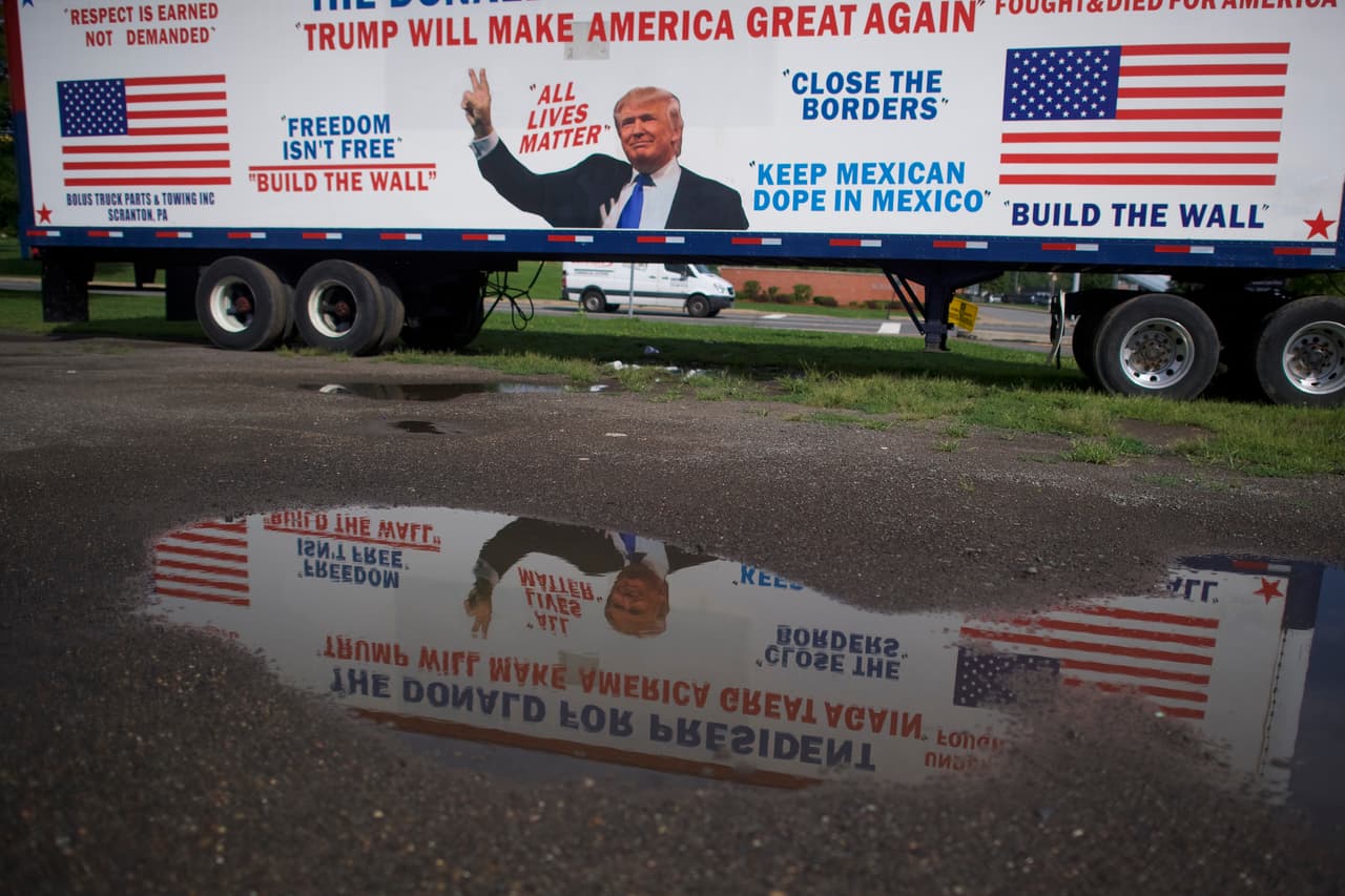 Twitter remueve varias cuentas de Alt-Right, el movimiento ultraderechista que apoya a Trump