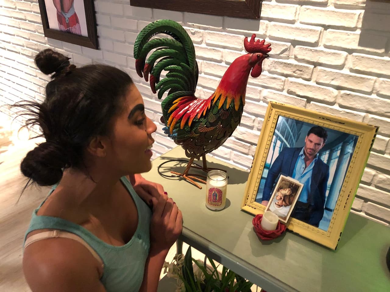 Pero lo que nadie sabe es que Francisca tiene a San Antonio de cabeza para lograr conquistar el amor de Julián Gil.