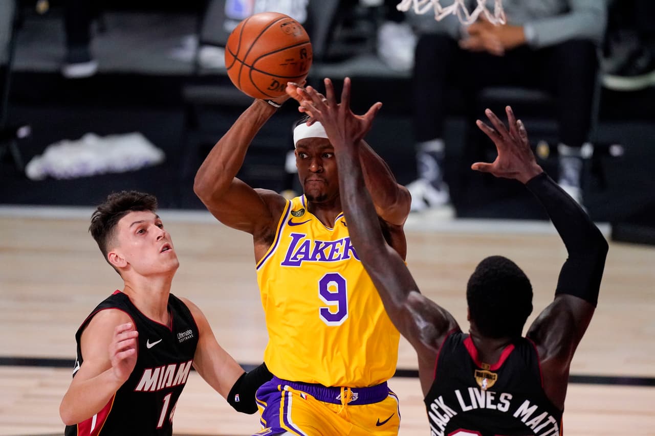 LeBron James comanda los victoria de los Lakers 102-96 sobre el Miami Heat y buscarán coronarse como campeones el próximo viernes 9 de noviembre.
