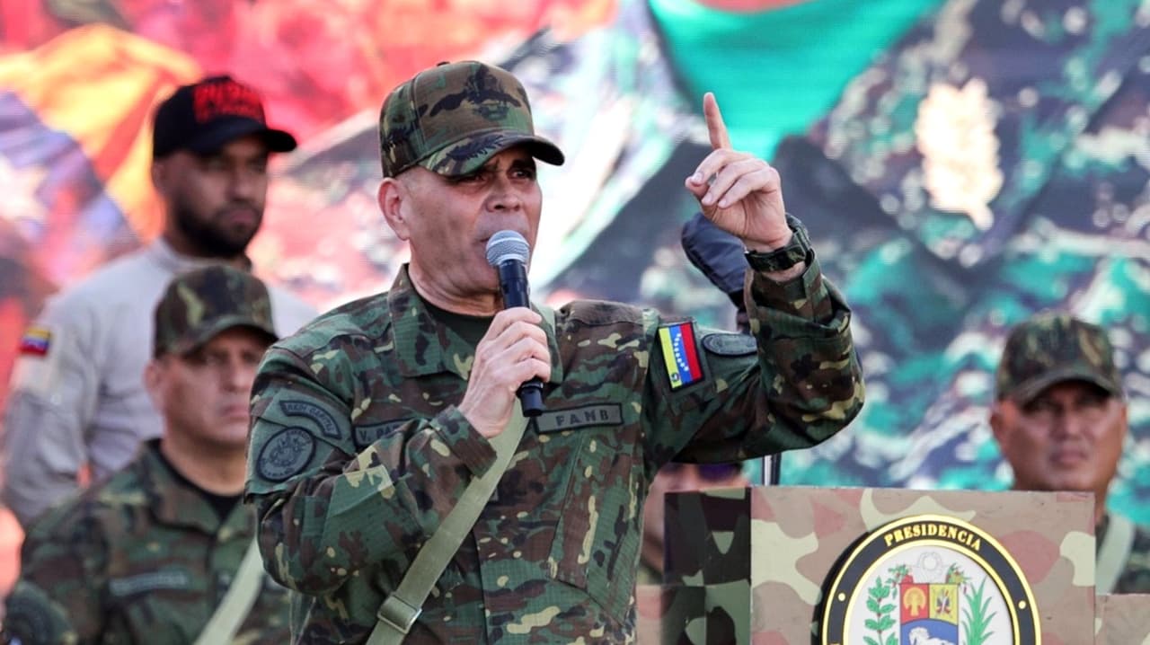 Delcy Rodríguez oficializa la salida de Padrino López al frente del Ministerio de Defensa en Venezuela