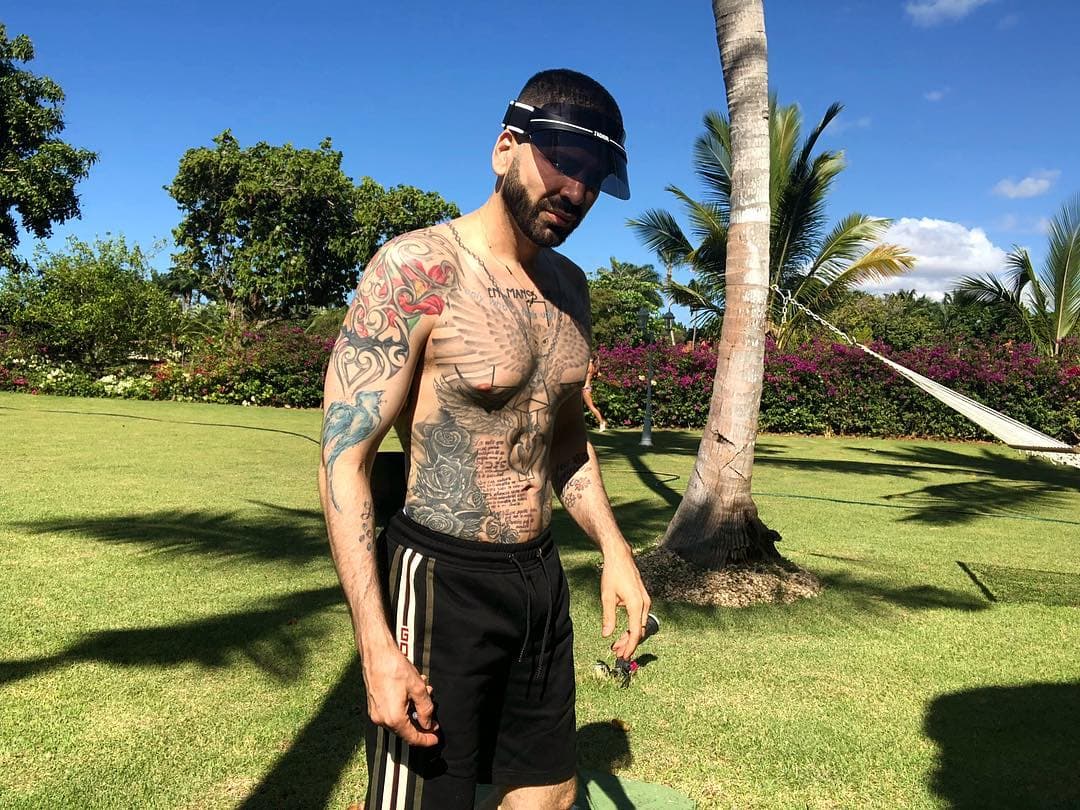 "Me hice como 439 fotos, no es broma, y esta es la que mejor muestra mi dieta, mi descaro y mi felicidad interna", comentó al momento de publicar esta imagen.