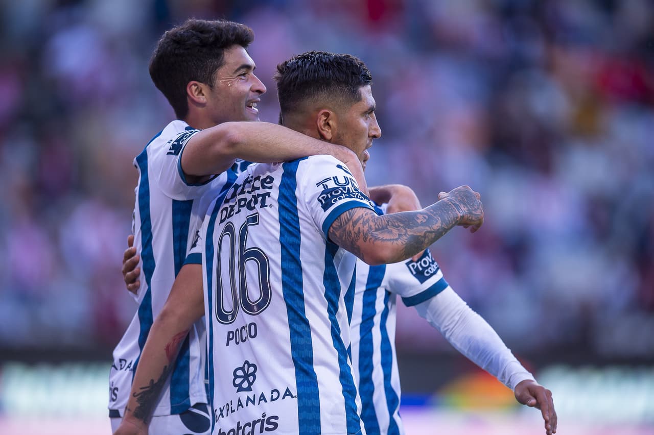 El Pachuca consiguió su segunda victoria del torneo tras vencer por 2-1 a las Chivas. Los Tuzos aprovecharon un grave error del 'Tiba' Sepúlveda y Raúl Gudiño para marcar el segundo tanto después de que Víctor Guzman hiciera el primero. Los rojiblancos reaccionaron con un gol de Ángel Zaldívar por la vía del penal, pero no fue suficiente.
