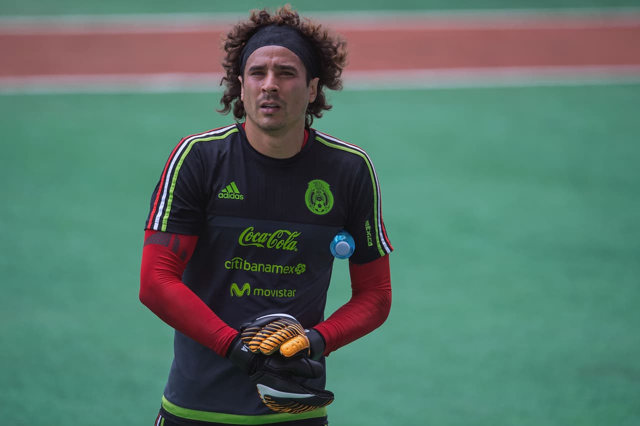 Para el Mundial de Rusia 2018, el cabello frondoso de Ochoa volvió a ser protagonista de la imagen del arquero de México.