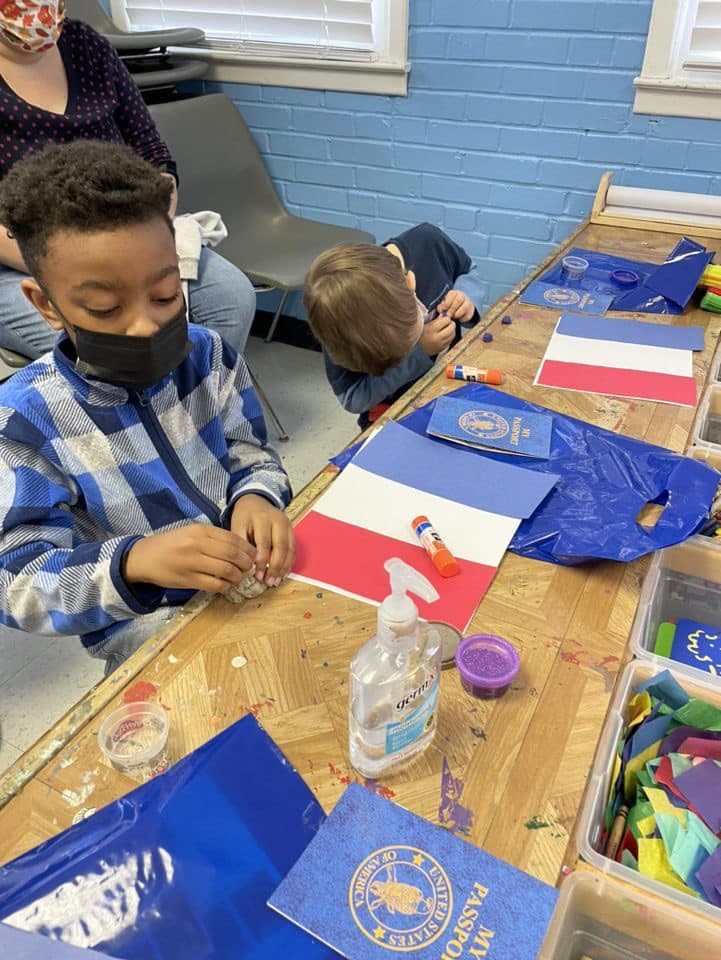 <b><a href="https://www.imagineaugusta.org/" target="_blank">Imagination Station of Augusta</a></b>. Se promueve como un museo infantil sin fines de lucro, inclusivo y administrado por miembros que presenta exhibiciones educativas interactivas y programación ocasional. Las exhibiciones incluyen Sensoriomotor Corner, Fixer Upper, Science Corner, Pre-Alfabetización Room y Art Studio. Las exhibiciones educativas son para niños de 0 a 6 años y padres.