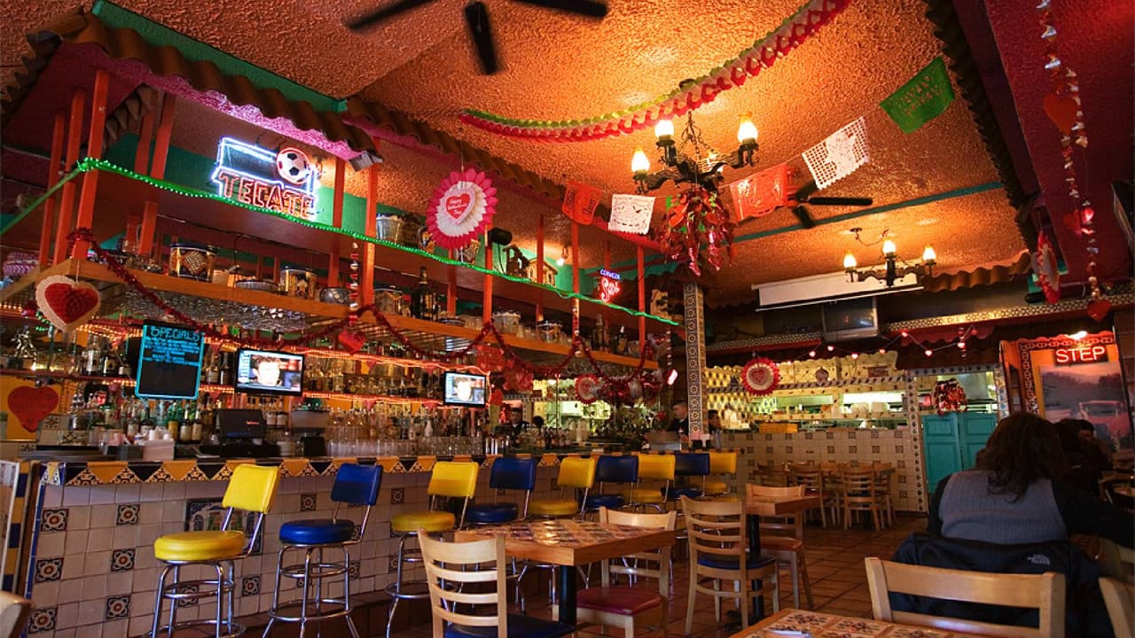 Aprueban programa de ayuda a pequeños negocios afectados por la pandemia en Arizona