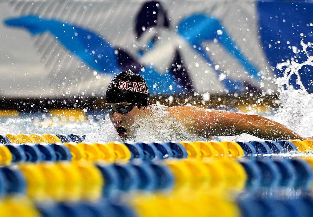 Homenaje hispano al esfuerzo de un nadador olímpico de Bayonne