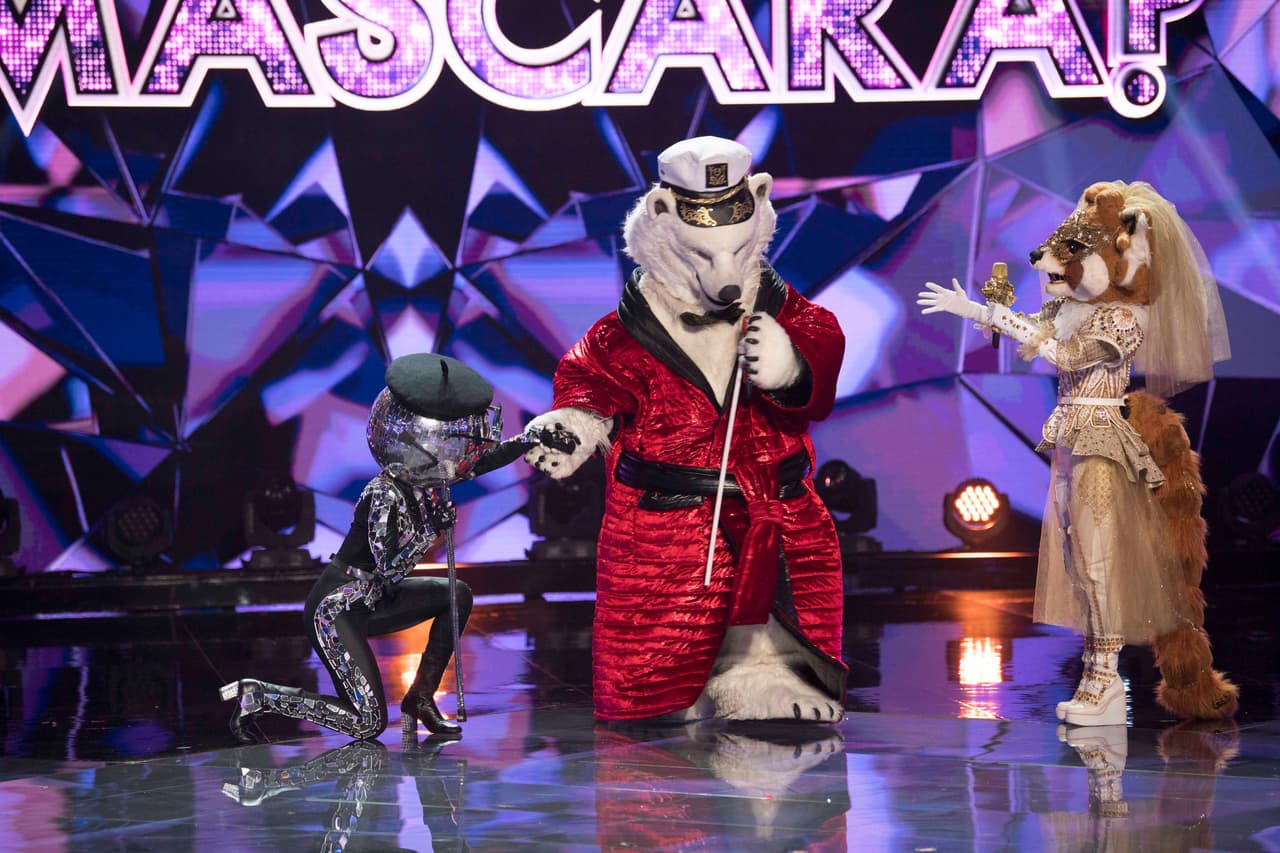 Después fue momento de que cayera la primera máscara de la noche. Oso Polar fue elegido como el tercer lugar de esta segunda temporada, por lo que tuvo que revelar su identidad.