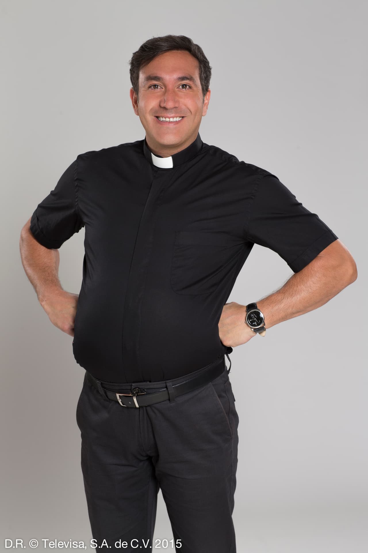 Alejandro Ibarra hizo reír con sus locuras como el "Padre Vicente Granados".