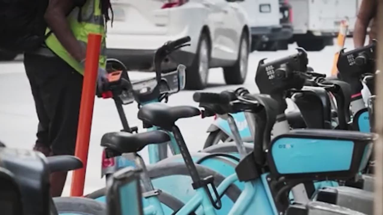 Distrito de Parques en Chicago escucha opiniones ciudadanas para regular vehículos eléctricos en áreas públicas