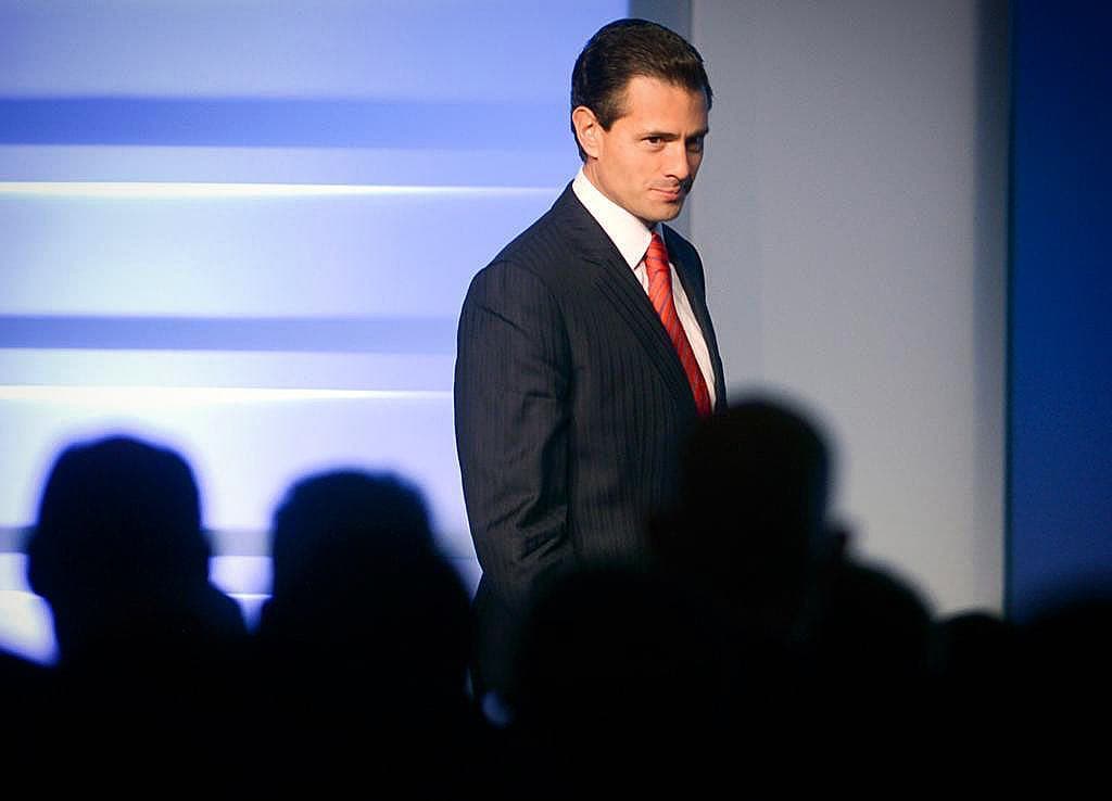 En enero de 2019 salieron las primeras imágenes de 
<a href="https://www.univision.com/entretenimiento/vinculan-a-la-modelo-tania-ruiz-con-el-marido-de-la-gaviota-enrique-pena-nieto-fotos">Enrique Peña Nieto y Tania Ruiz</a> juntos. Ambos fueron captados en una farmacia de Madrid, España.