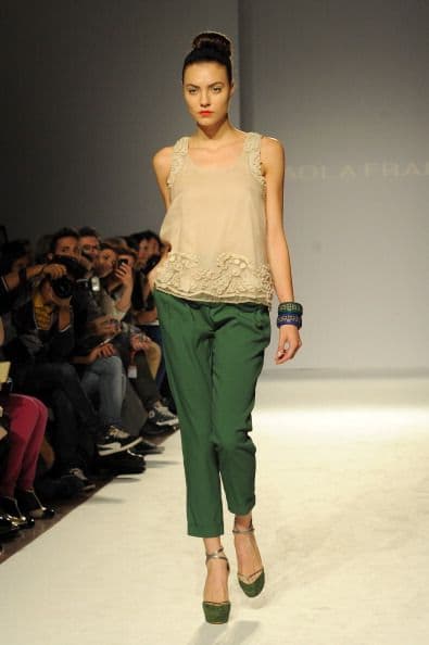 Entrando la primavera puedes llevarlo en un pantalón corto o faldas sencillas.