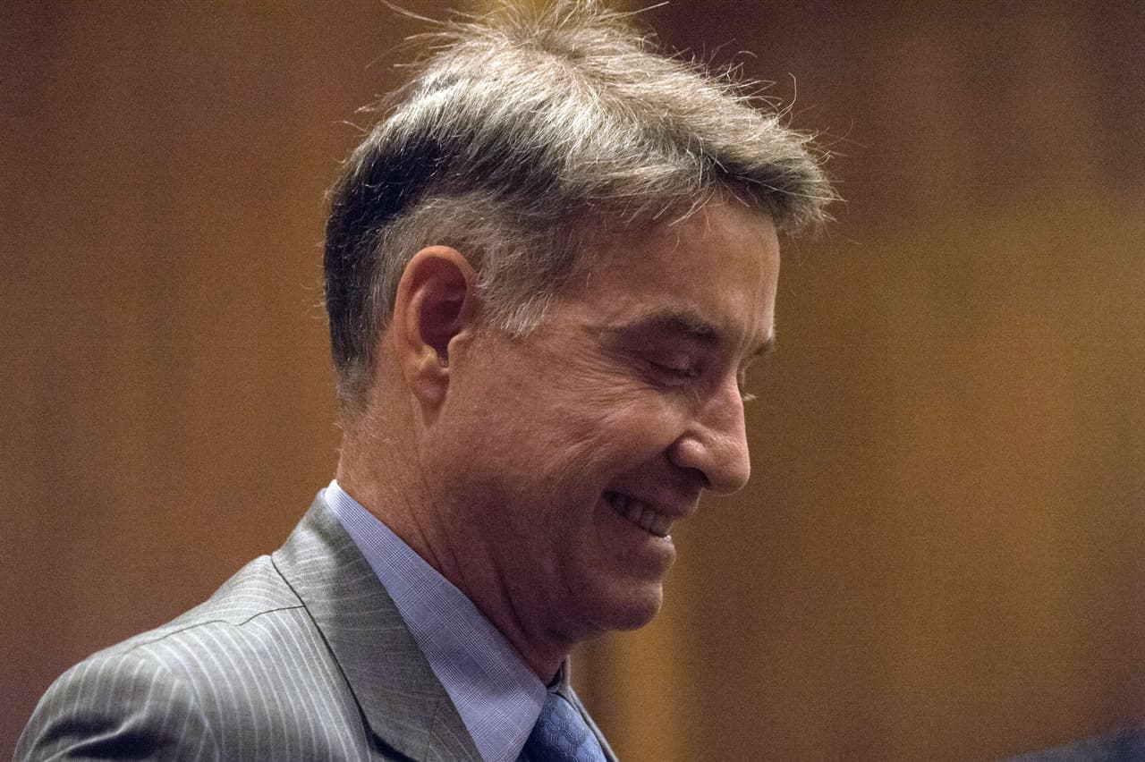 <h2 class="cms-H2-H2">4. Eike Batista</h2>
<br>
<br>Este empresario brasileño llegó a ser considerado como el séptimo hombre más rico del mundo en 2012. Pero los problemas comenzaron cuando su compañía petrolera, OGX, no pudo cumplir con las metas de producción prometidas y Batista acabó declarándose en bancarrota. 
<br>
<br>En 2013, la revista Fortune calificó sus pérdidas como “catastróficas” y para 2017, las autoridades brasileñas lo involucraron en la Operación Lava Jato, una enorme red de corrupción. Fue sentenciado a 30 años de prisión por corrupción y lavado de dinero.
<br>