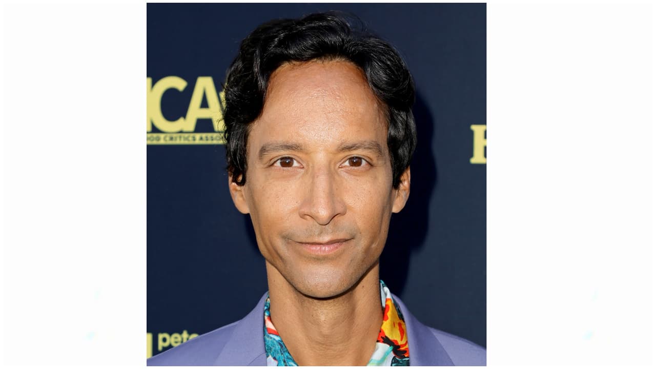 En televisión tuvo varios trabajos en 'Cougar Town' (2011)y recientemente en 'Mythic Quest: Raven's Banquet' (2020-2021) y 'Summer Camp Island' (2021).