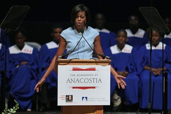 Habló sobre los sacrificios que hicieron sus padres para que ella y su hermano pudieran estudiar.