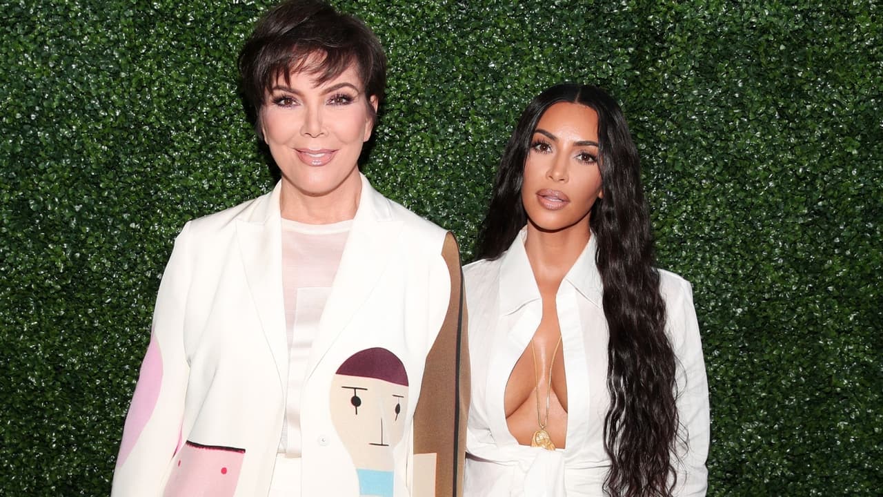 La frase que mejor resume el rol que ha jugado en las carreras de sus descendientes es: “cuando escuché sobre el video íntimo de Kim (Kardashian), la quise matar como su madre, pero como su manager, supe que tenía trabajo que hacer”, que expresó en las primeras temporadas de ‘Keeping Up With The Kardashians’.