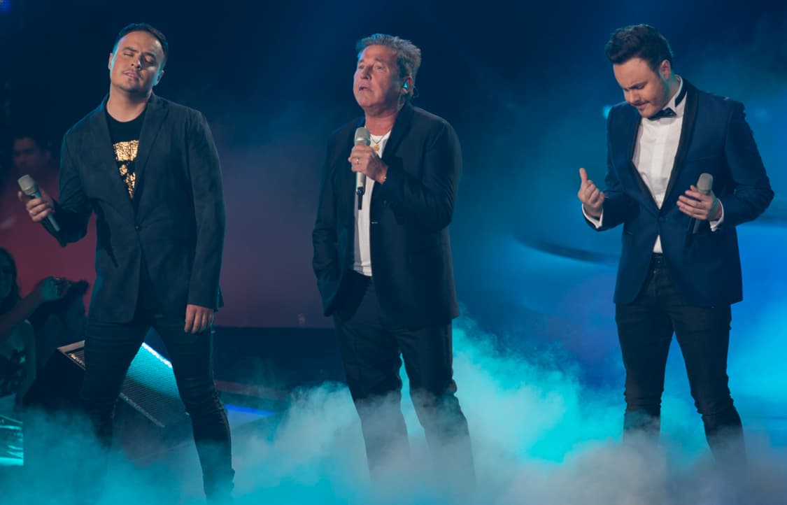 Gran lluvia de estrellas se dio cita, Carlos Rivera, Julión Álvarez, Ricardo Montaner, Moderatto, Kumbia All Starz y La Sonora Dinamita formaron parte de los musicales. La gran sorpresa de la noche fue el reencuentro de Pee Wee con los Kumbia All Starz, quien por desgracia fue el primer capitán eliminado junto con la Familia Gómez.