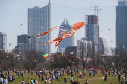 Eventos deportivos y festivales podrían estar en pausa hasta el próximo año en Austin