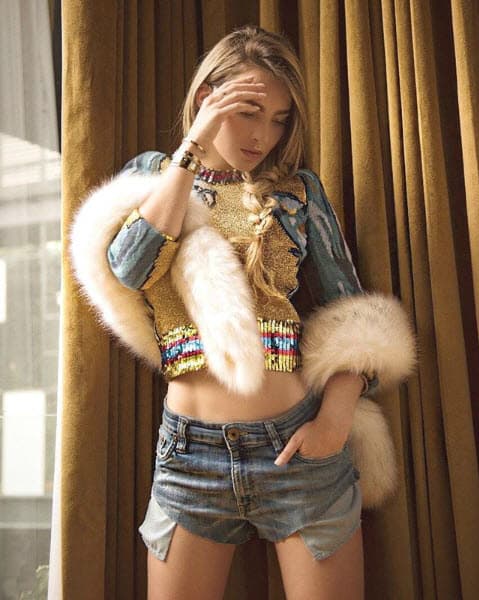 El brazalete pertenece a la marca Cartier, de la cual Belinda es embajadora desde el 2017. El exclusivo diseño es parte de la colección ‘Juste un Clou’, Aldo Cipullo es el creador.