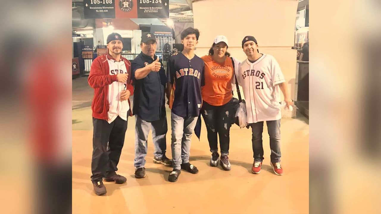 Muchas familias verán desde distintos lugares de Houston los juegos de la Serie Mundial.